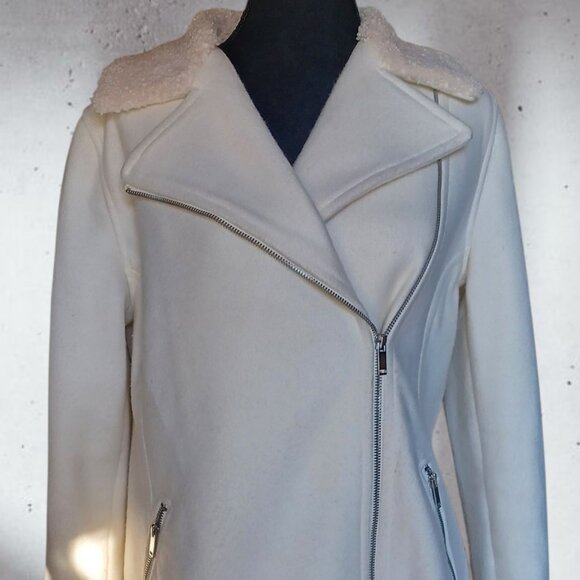 Old Navy Ivory Offset Zip Pea Coat, size Medium, Mid Length - Picture 3 of 9